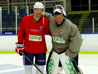 Torbjörn tillsammans med Johan Larsson - NHL-proffs och VM-guldmedaljör 2018. Torbjörn tillsammans med Johan Larsson - NHL-proffs och VM-guldmedaljör 2018.